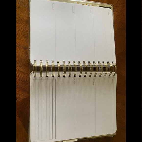 18-month Wedding Planner Journal - Picture 6 of 10